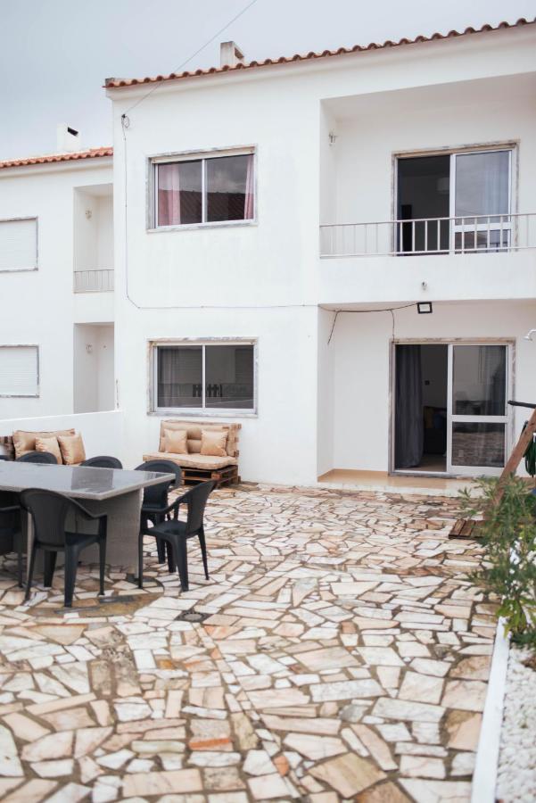 Baleal Surf Emotions Hostel Exterior photo
