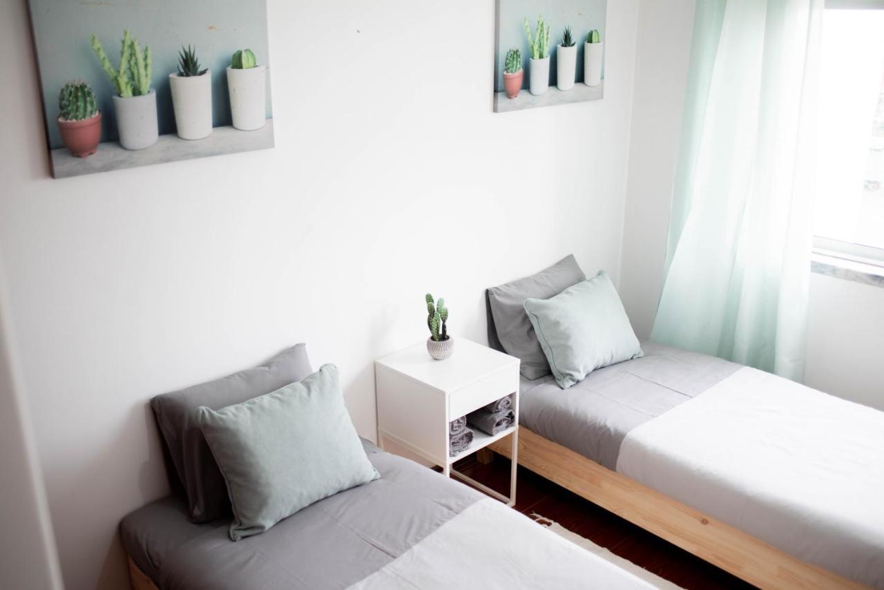 Baleal Surf Emotions Hostel Exterior photo